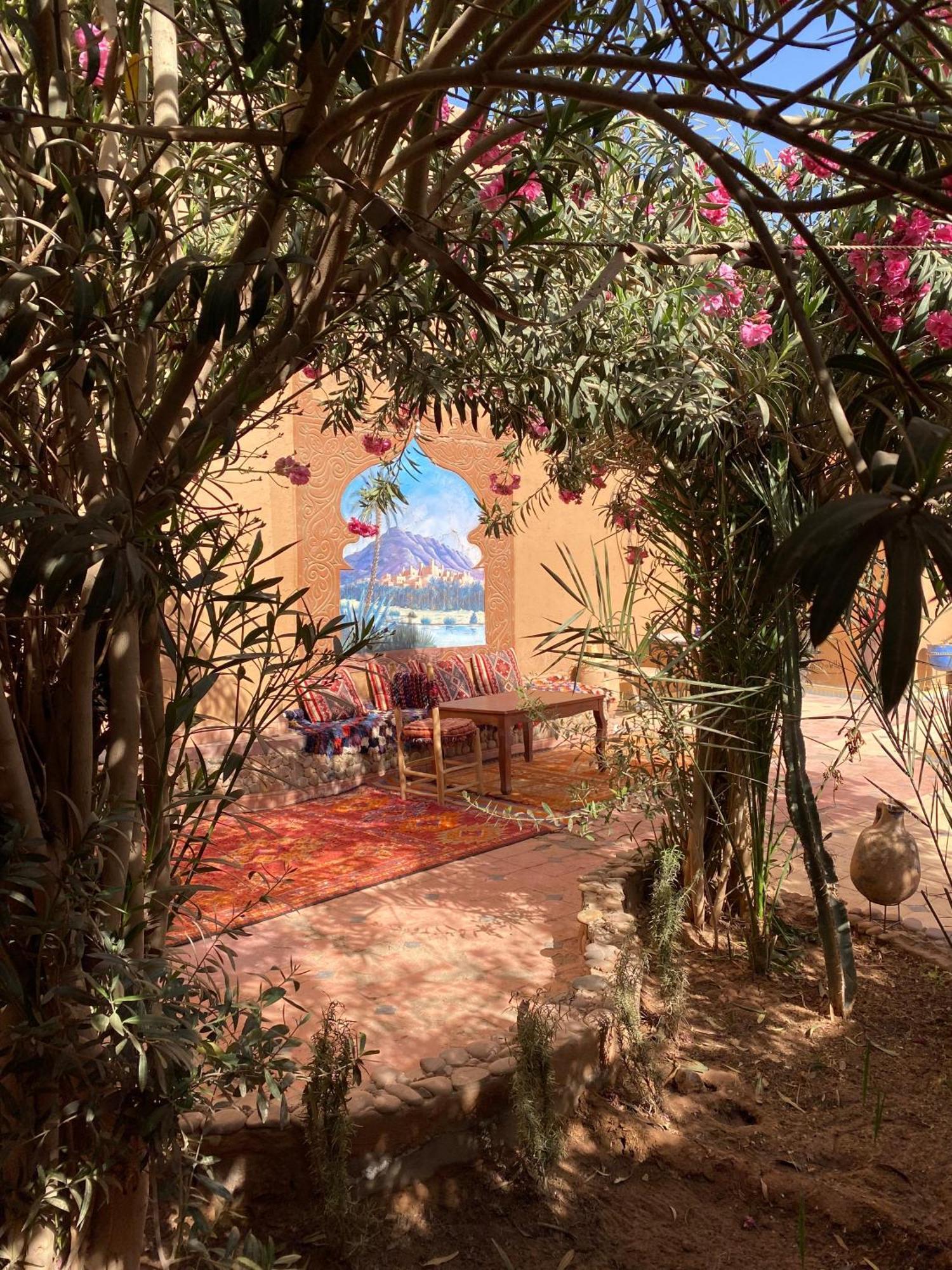 Hotel Dar M'Hamid El Ghizlane Extérieur photo