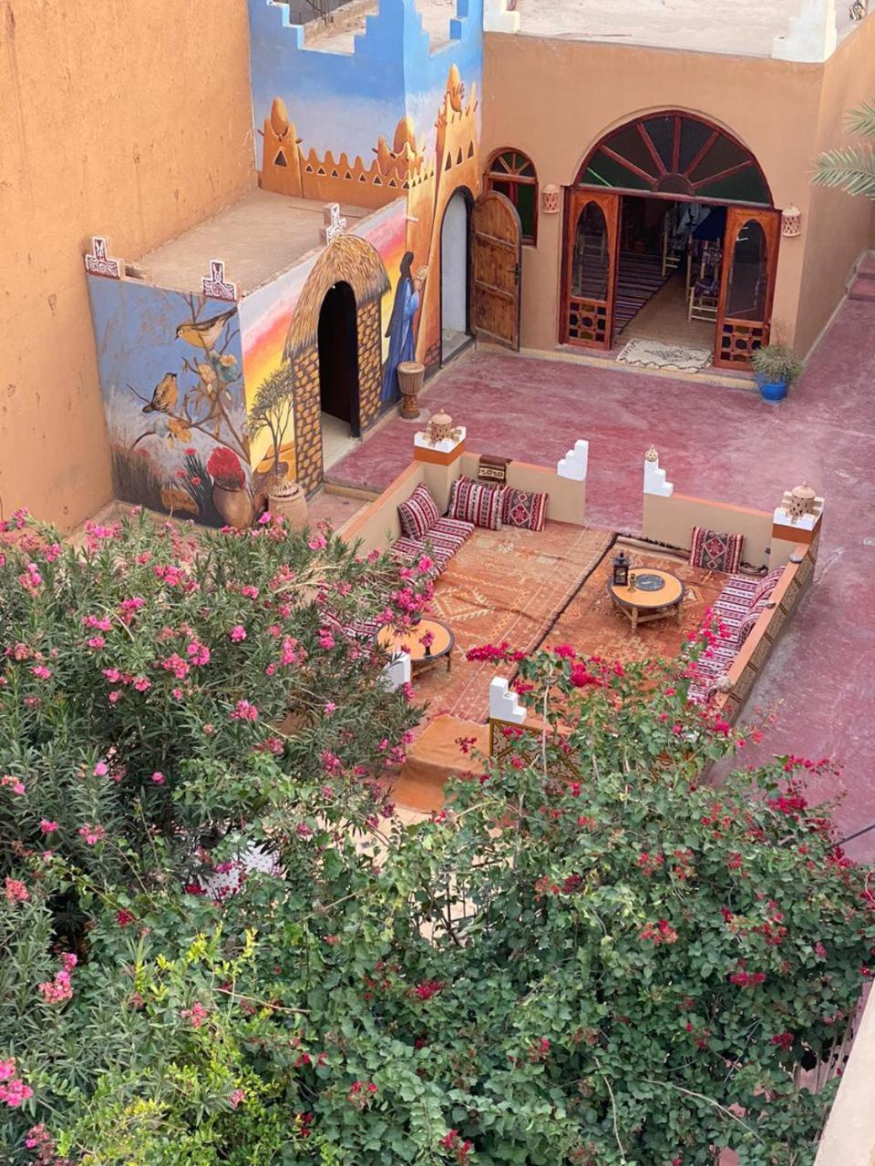 Hotel Dar M'Hamid El Ghizlane Extérieur photo